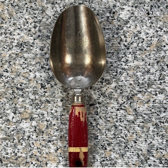 Vintage Five Piece Kitchen Utensil Set. Two brand name, the rest unmarked. - Picture 15 of 16